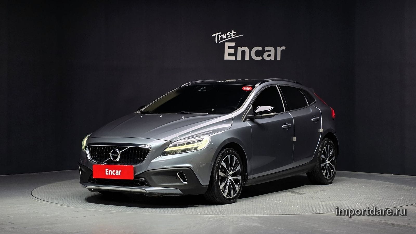Volvo V40 Cross Country спереди