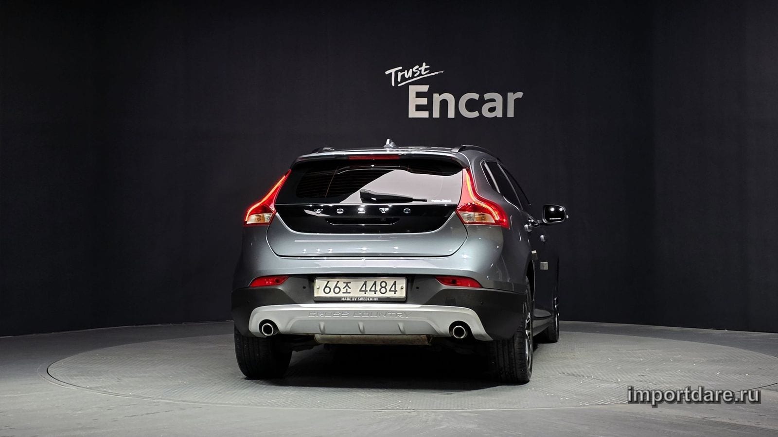 Volvo V40 Cross Country интерьер