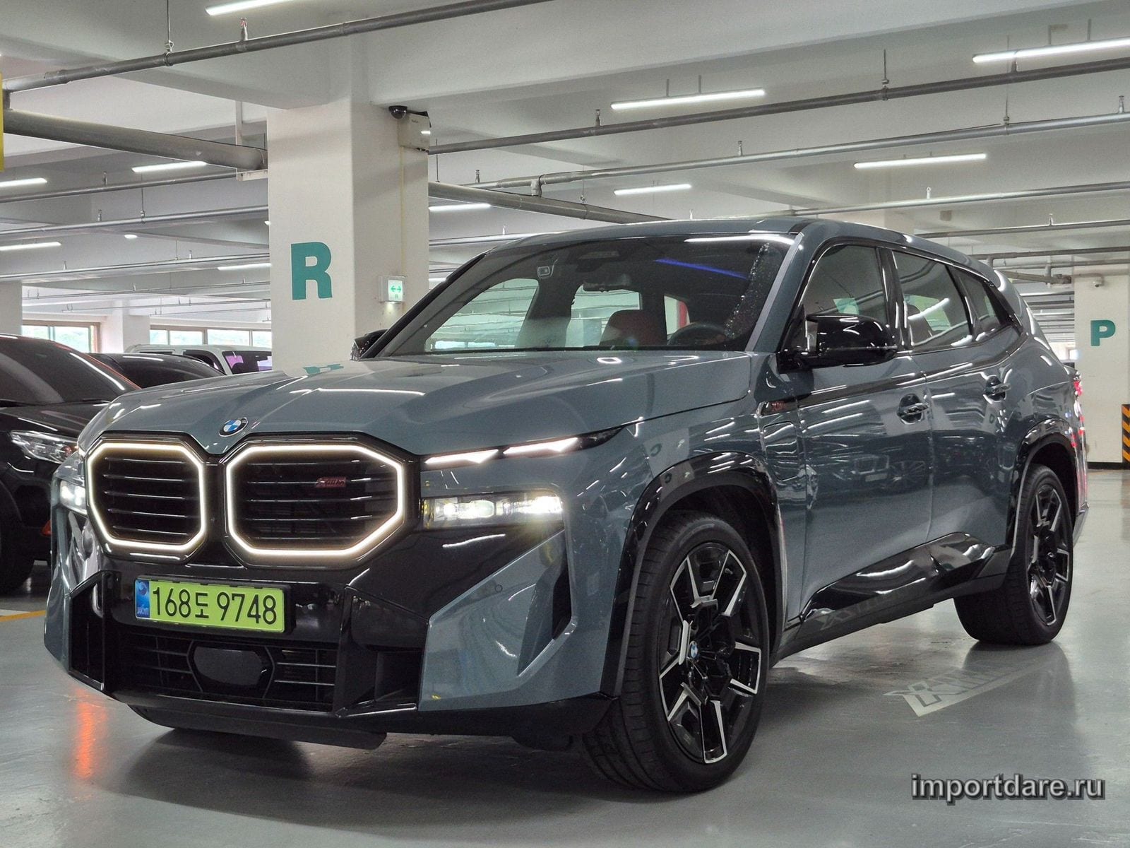 BMW Xm спереди