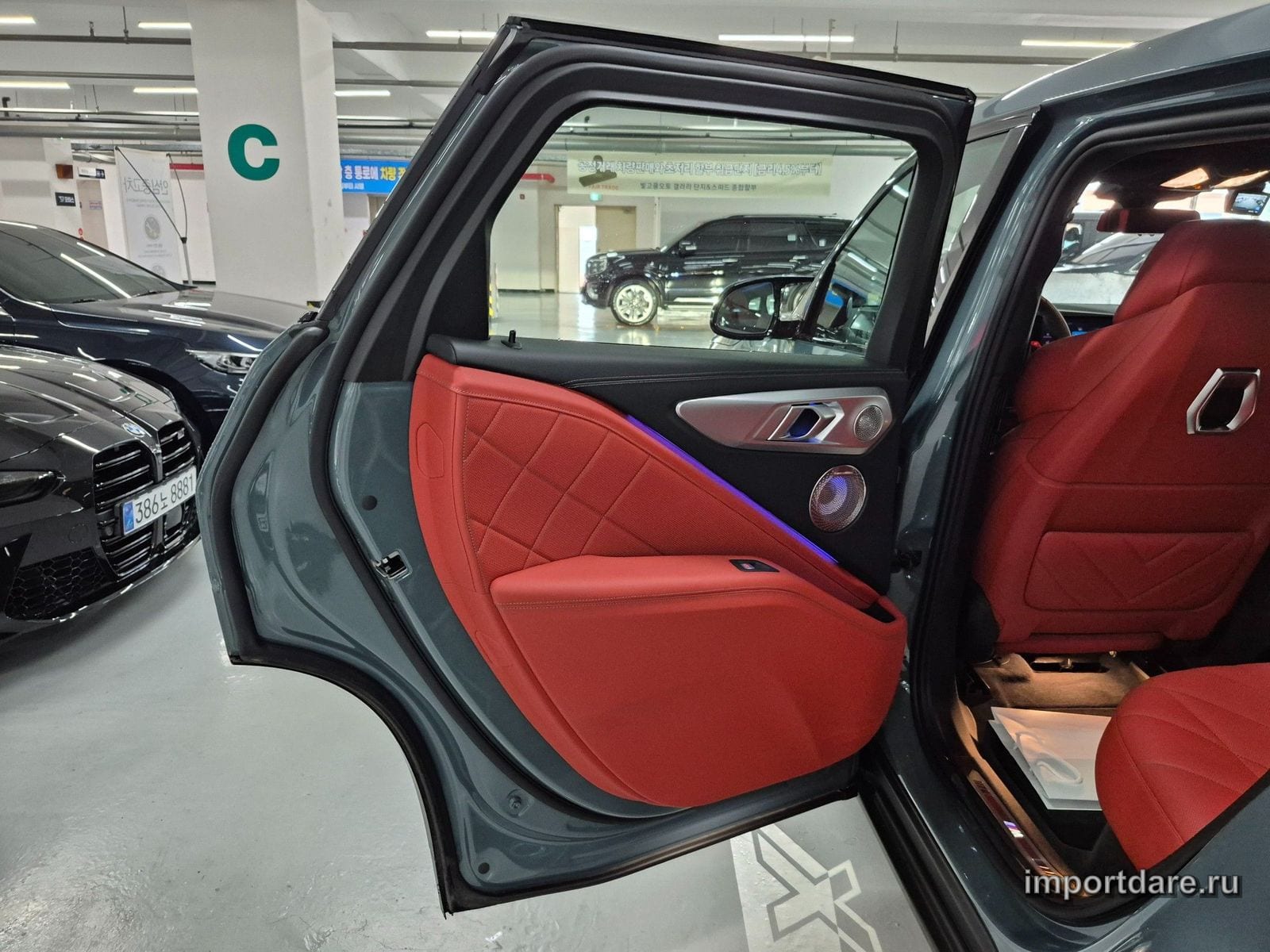 BMW Xm сзади