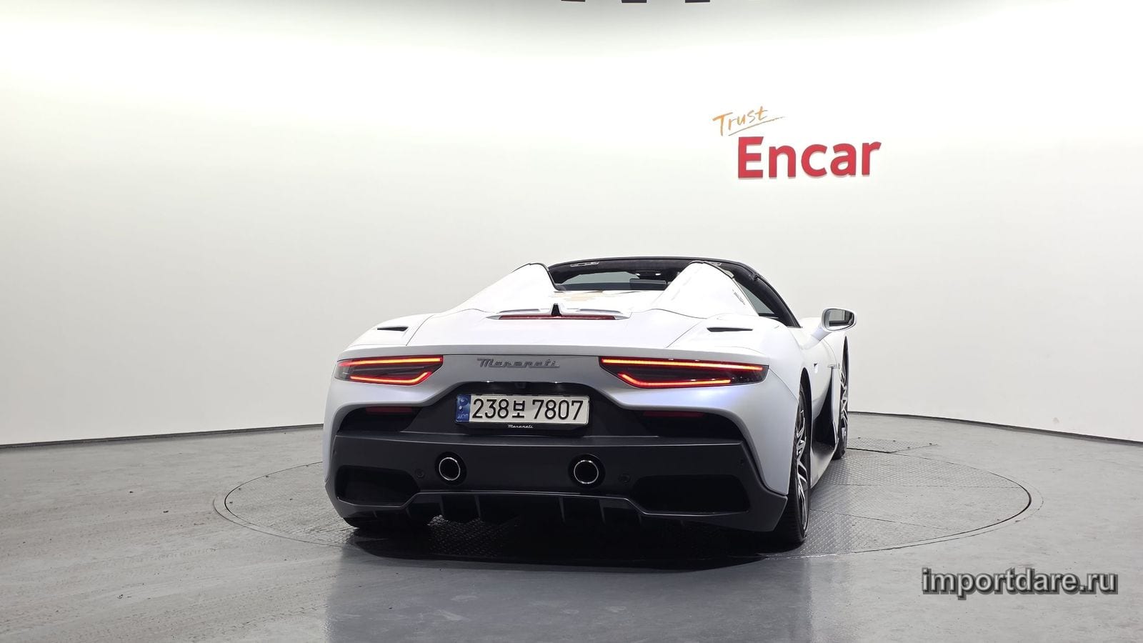 Maserati Mc20 интерьер