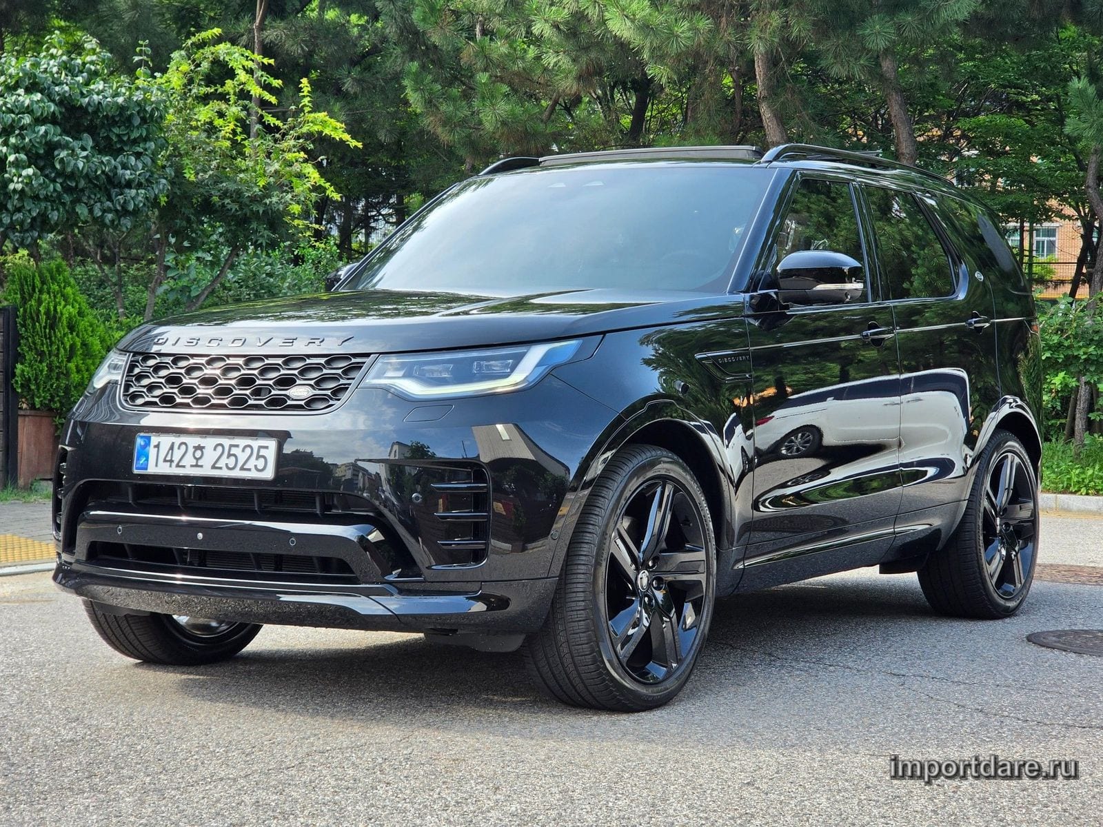 Land Rover Discovery 5 2025