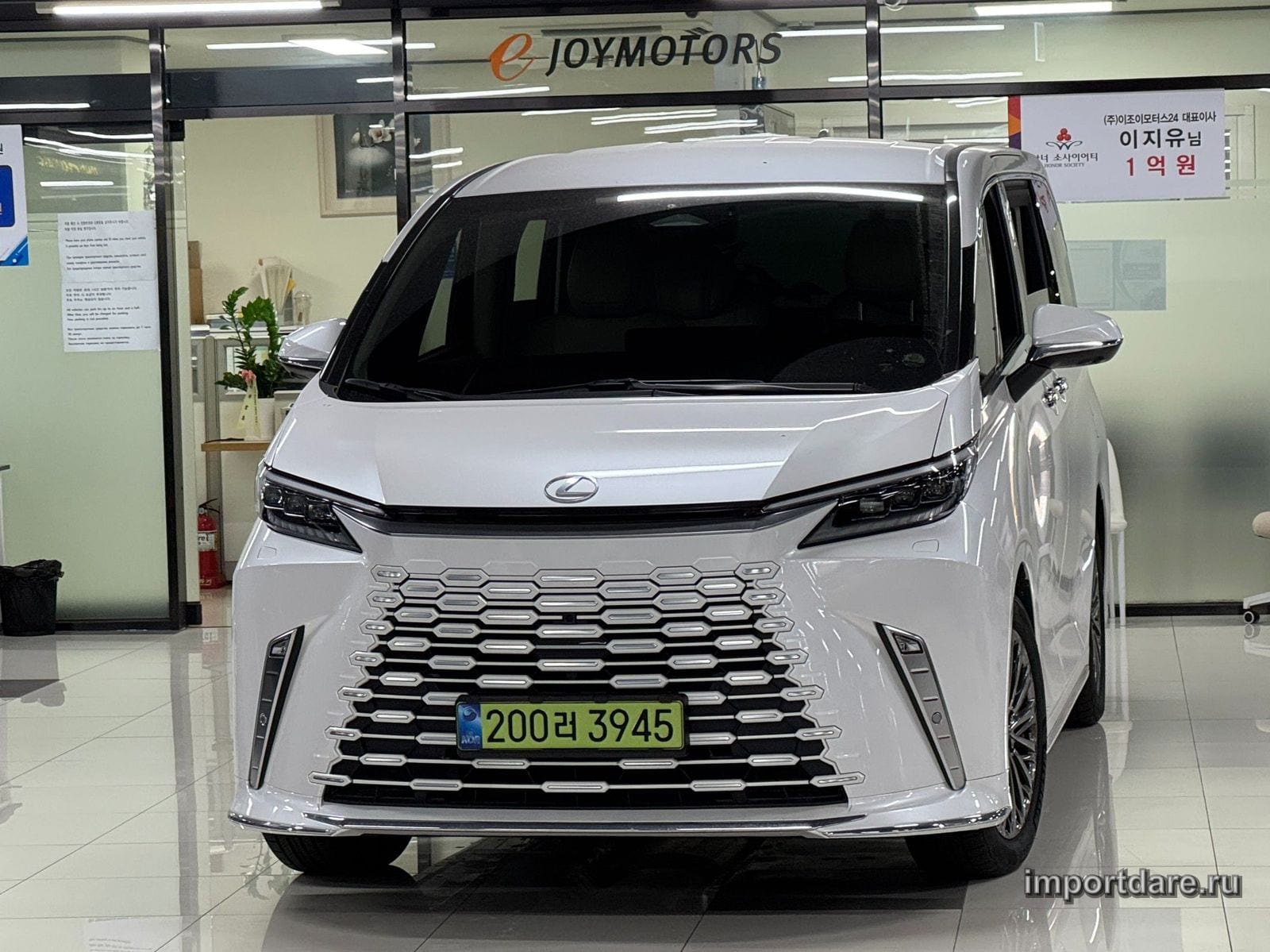 Lexus Lm детали