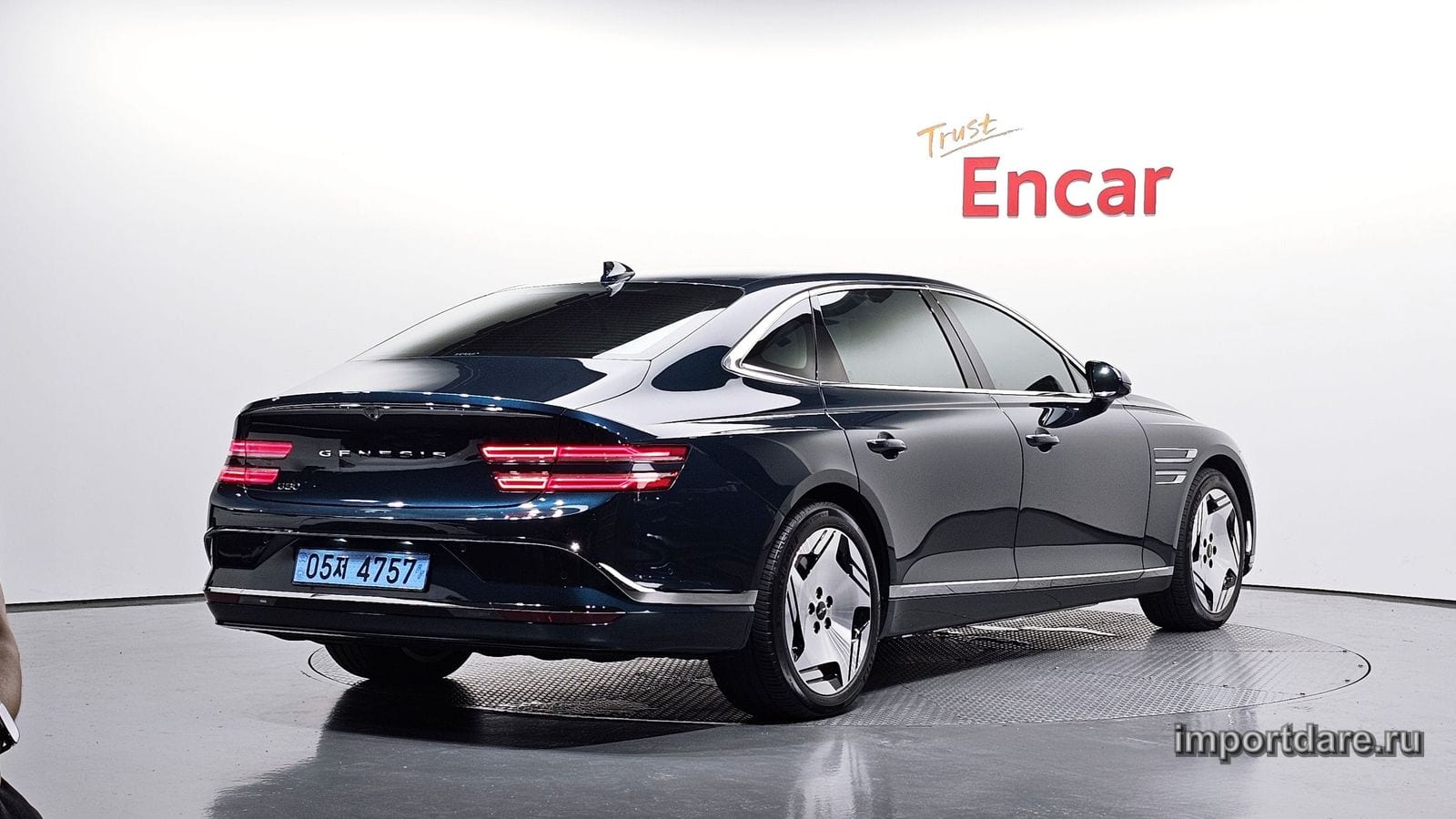 Genesis Electric спереди