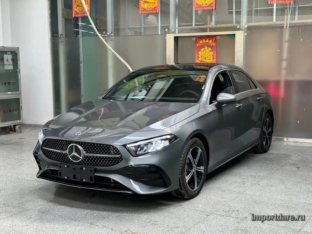 Mercedes-Benz A-Class спереди