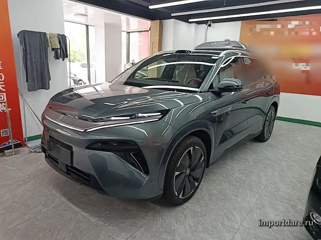 Byd Tang L сбоку