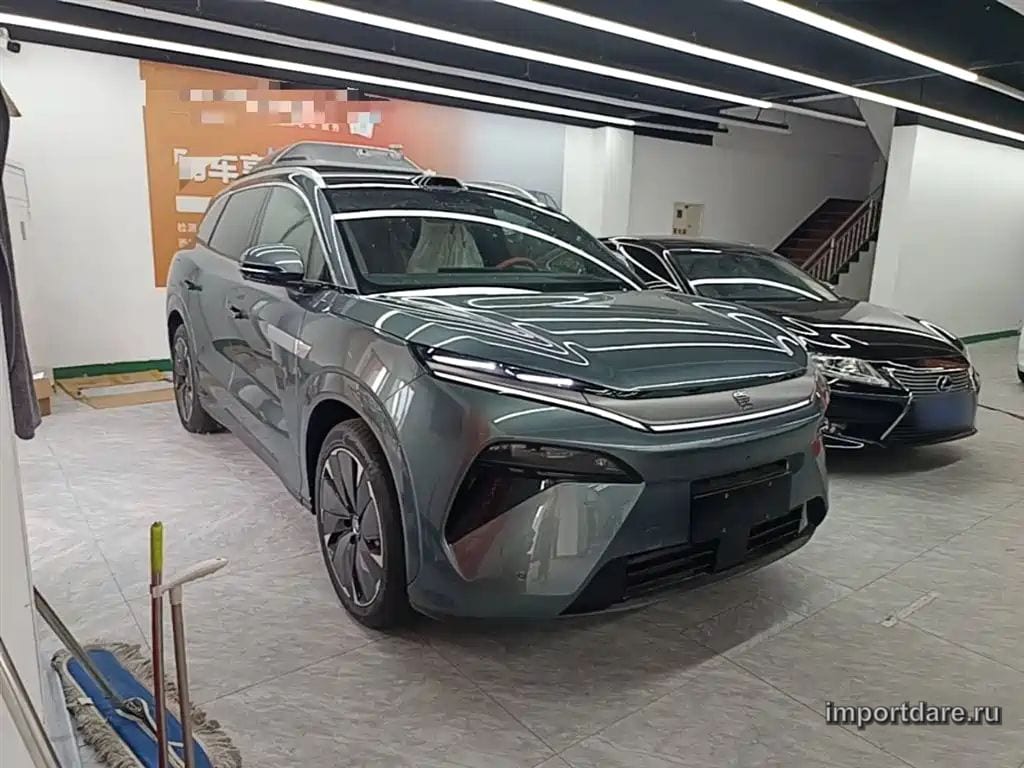 Byd Tang L сзади