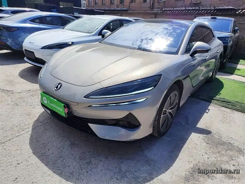 DENZA Z9GT 2024 — 20 600 км, серебристый, Китай — под ключ — фото 2