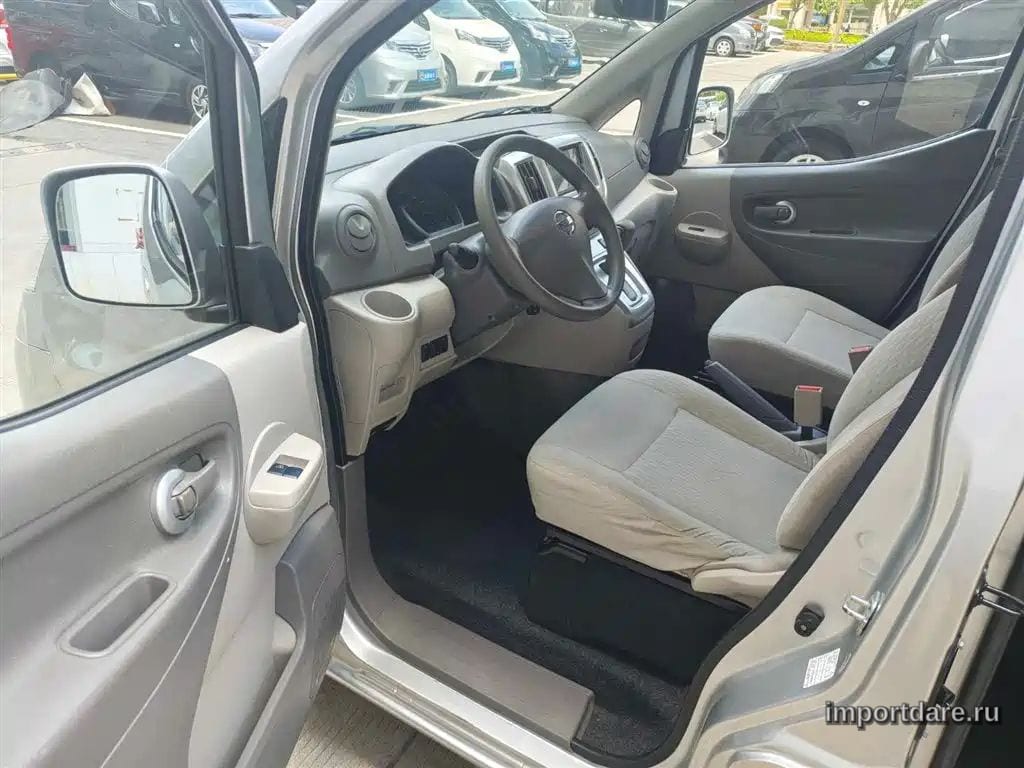 NISSAN NV200 2019 — 56 000 км, серебристый, Китай — под ключ — фото 6