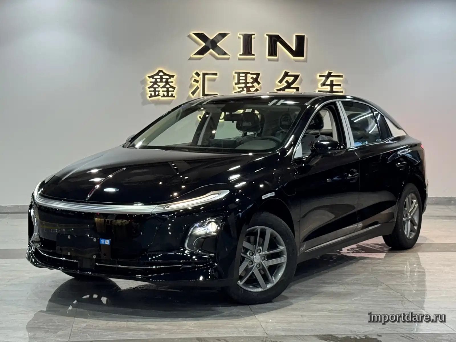 Hongqi E-QM5 2026