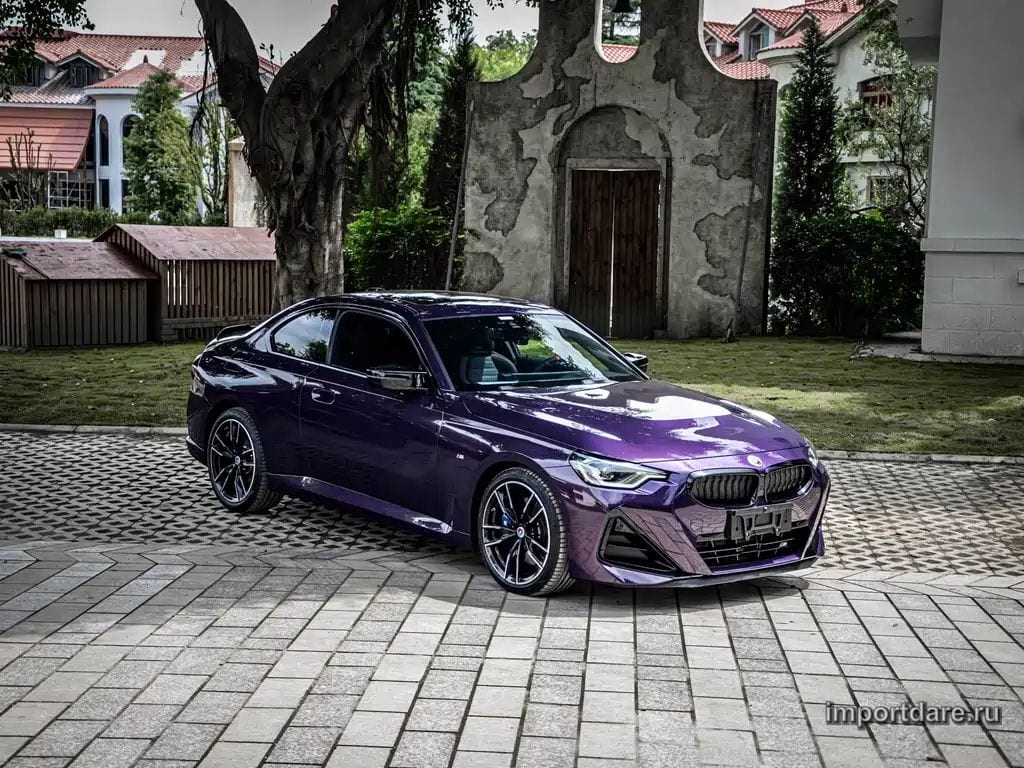 BMW M240i сбоку