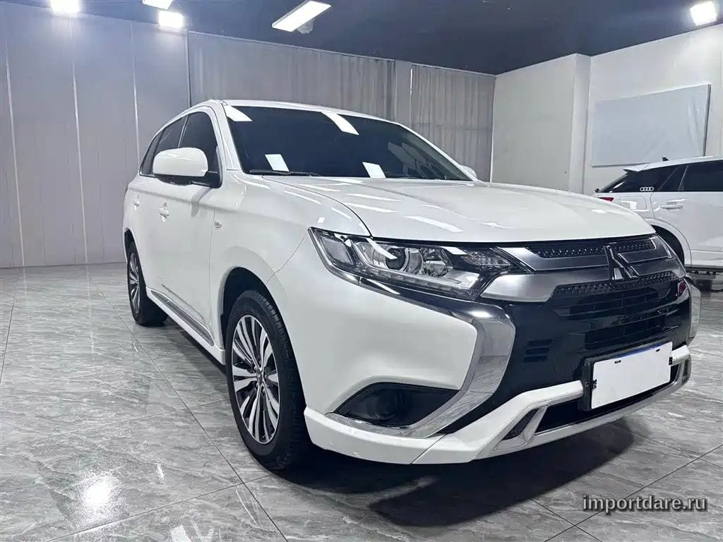 MITSUBISHI OUTLANDER 2023 — 31 000 км, белый, Китай — под ключ — фото 3