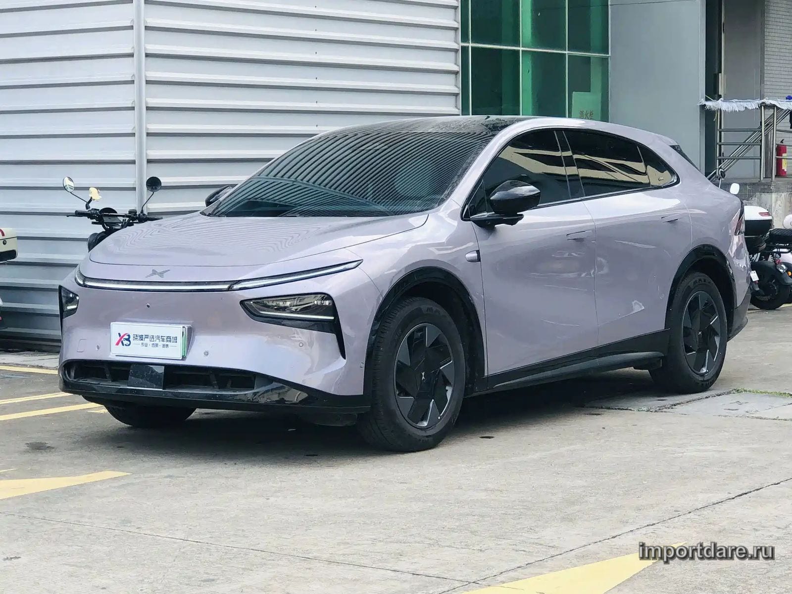 Xpeng G7 сбоку
