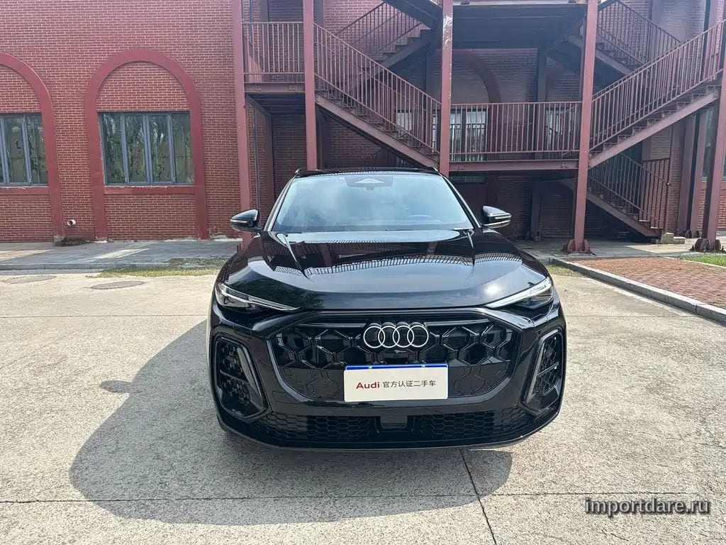Audi Q5l сбоку