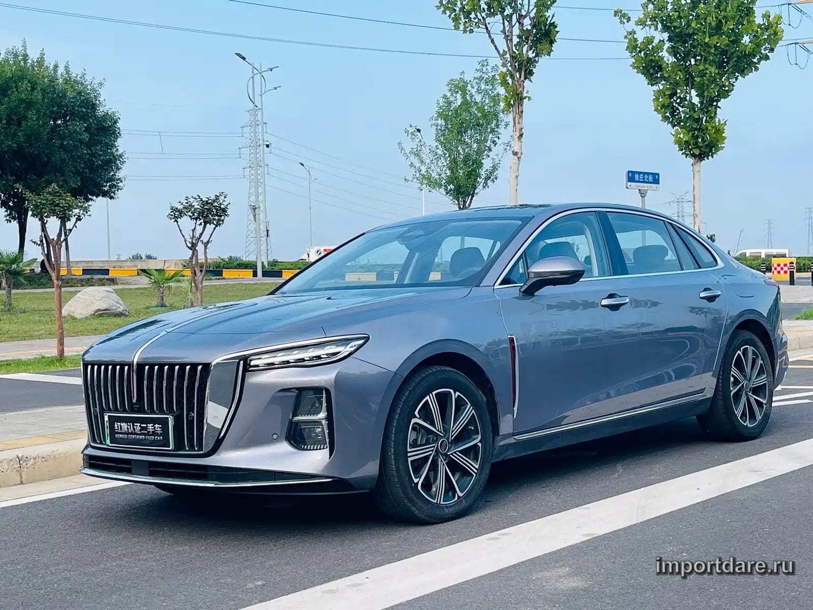 HONGQI H5 PHEV 2025 — 9 100 км, серебристый, Китай — под ключ — фото 1
