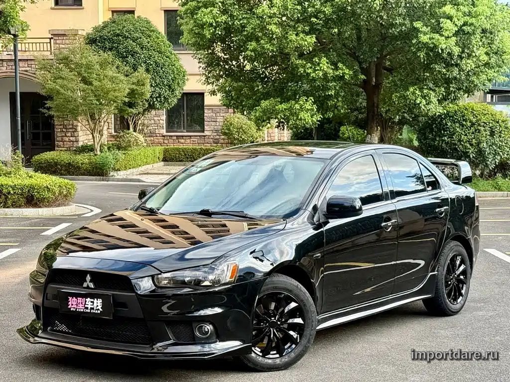 Mitsubishi Lancer Ex спереди