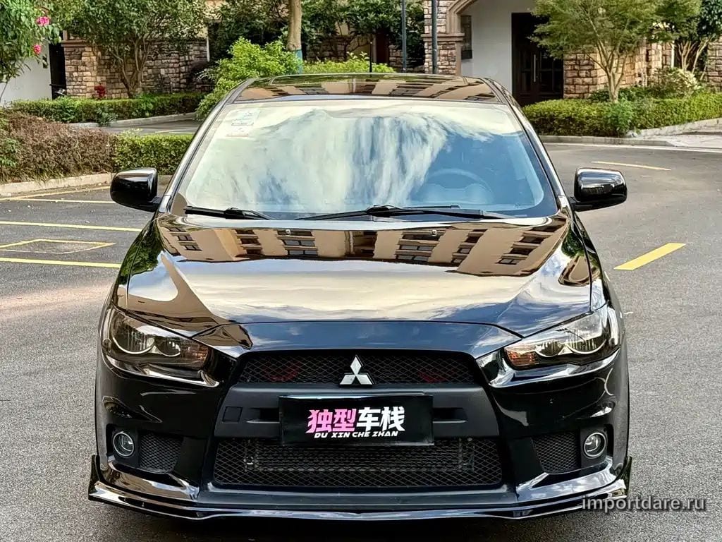 Mitsubishi Lancer Ex сбоку