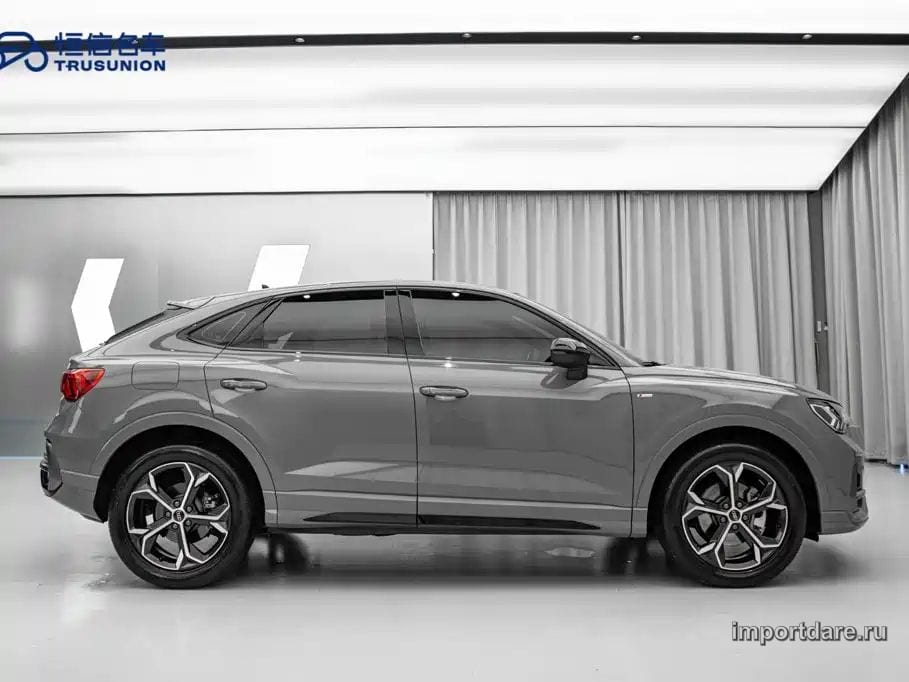 Audi Q3 Sportback сзади