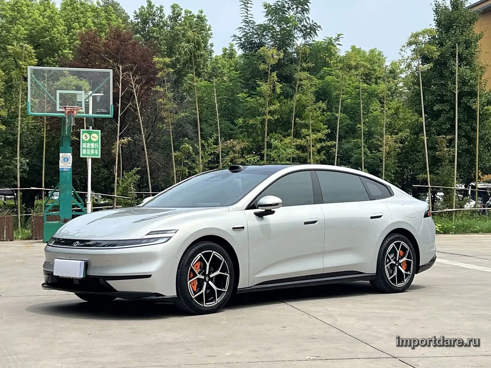 Changan Qiyuan Nevo спереди