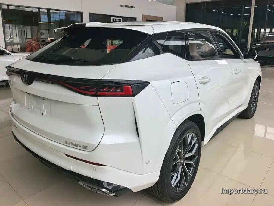 Changan Uni-Z New Energy интерьер