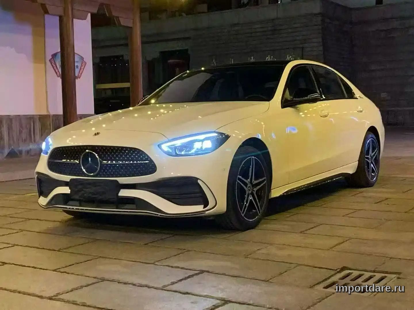 Mercedes-Benz C-Class спереди