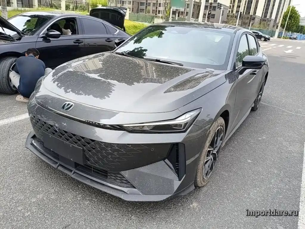 Changan Uni-V Idd сбоку