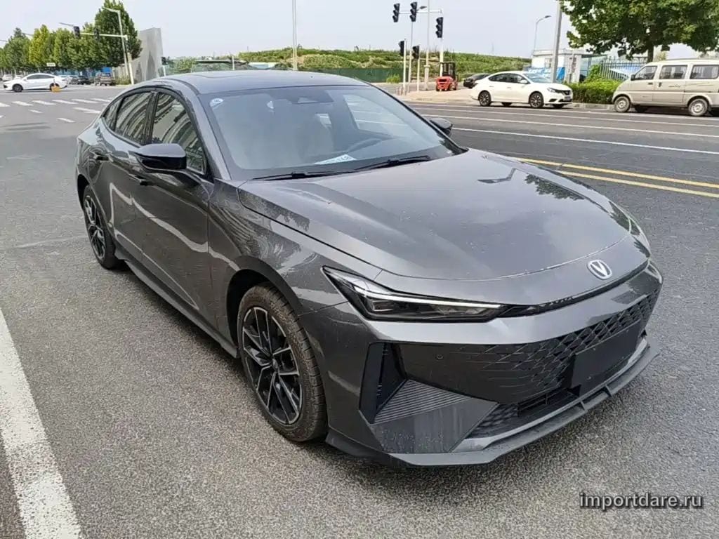 Changan Uni-V Idd сзади
