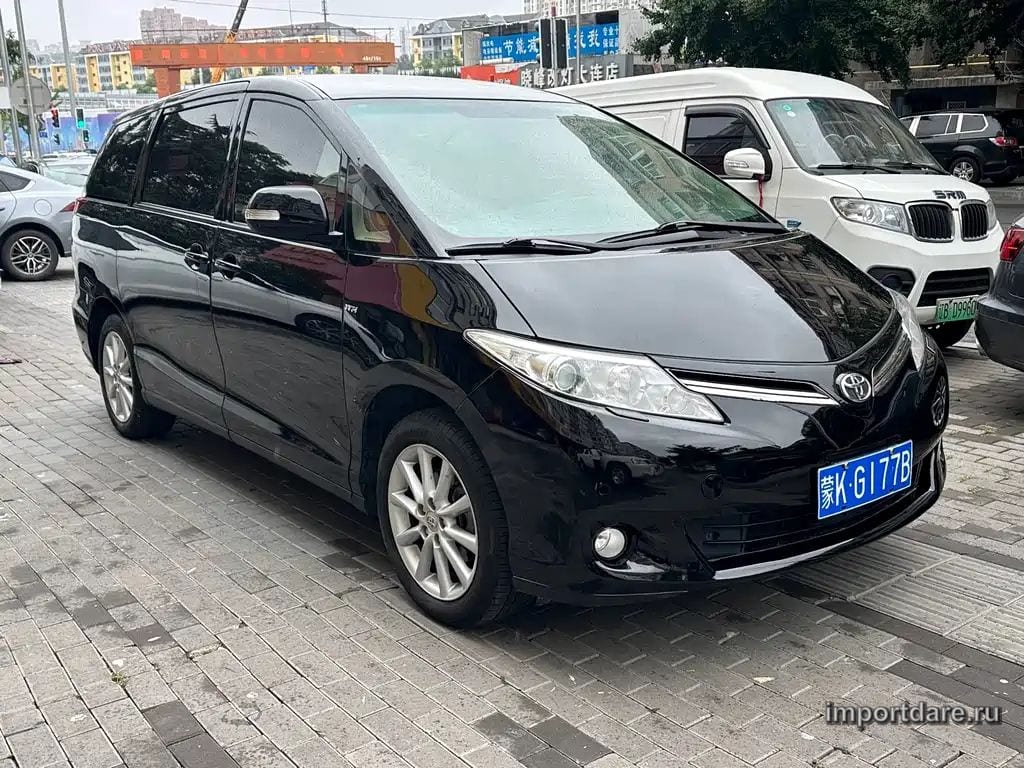 Toyota Previa сбоку