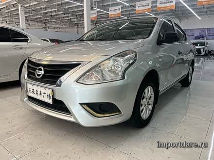 Nissan Sunny интерьер