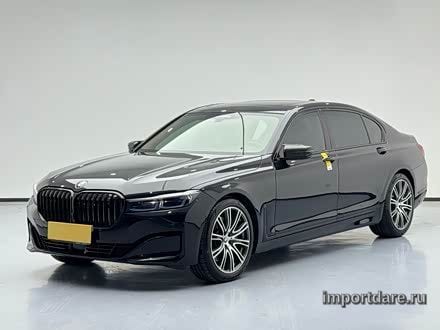 BMW 7 Series спереди