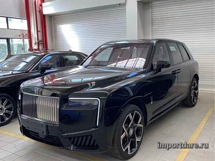 Rolls-Royce Cullinan сзади