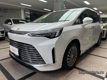 Toyota Century сзади