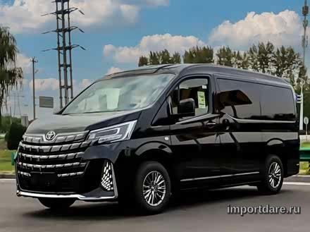 Toyota Hiace спереди