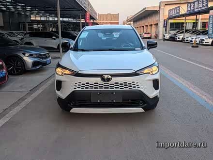 Toyota Corolla Cross сбоку