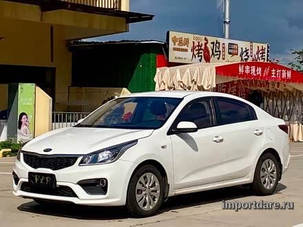 Kia K2 спереди