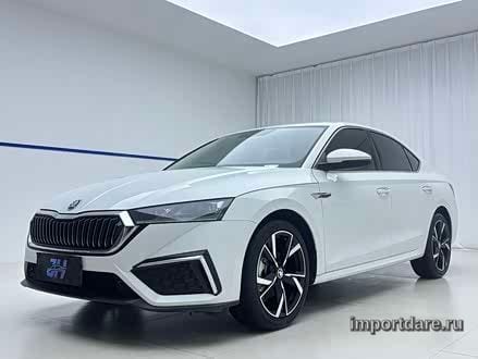 Skoda Octavia сбоку