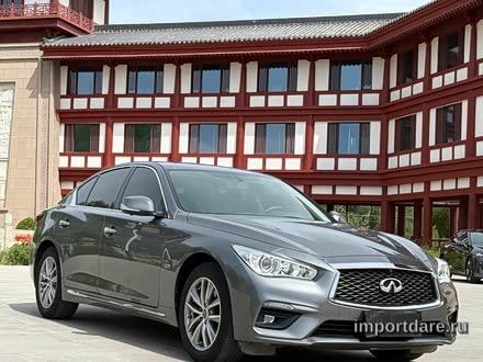 Infiniti Q50L сзади
