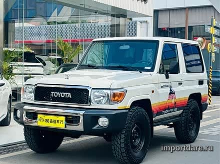 Toyota Land Cruiser интерьер