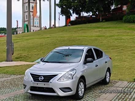 Nissan Sunny спереди