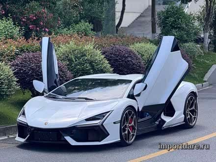 Lamborghini Revuelto 2023