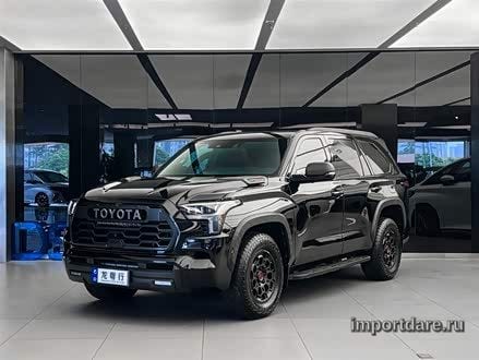 Toyota Sequoia спереди