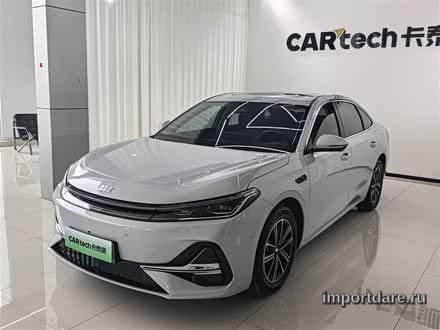 Geely Galaxy A7 Em сбоку