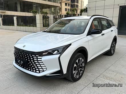 Dongfeng Yixuan сзади