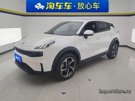 Lynk & Co 06 сбоку