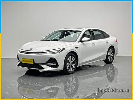 Geely Galaxy A7 Em сбоку