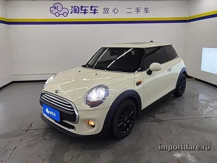 Mini One сзади