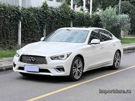 Infiniti Q50L сбоку