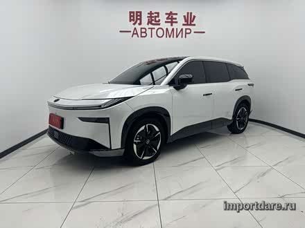 Toyota Bz3x сзади