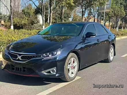 Toyota Reiz спереди