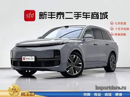 Li Auto L8 спереди